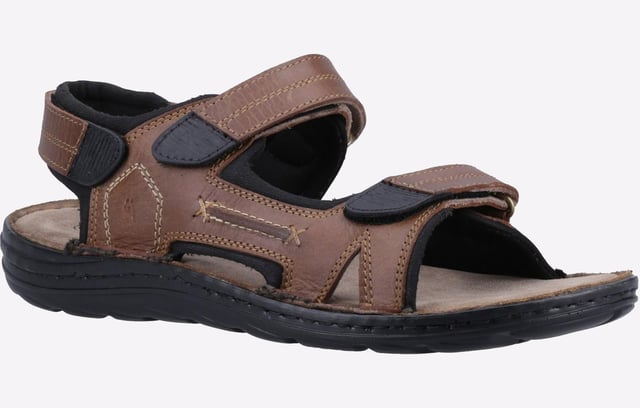 Hush Puppies Alistair Sandalen Heren Perfect voor zomeravonturen, beschikt de Alistair over een drievoudige klittenbandsluiting voor eenvoudig aan- en uittrekken, een comfortabele textielen voering en een lichtgewicht PU-buitenzool. - Echt leren bovenwerk - Drievoudige klittenbandsluitingen - Comfortabele textielen voering - Cushioned Comfort echt suède voetbed - Lichtgewicht PU-buitenzool