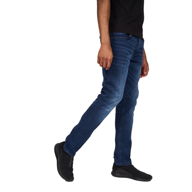 99% Cotton, 1% Elastane. Design: Plain. Pockets: 2 Front Pockets, 2 Back Pockets. Fastening: Button. Branded Buttons, Riveted, Stretch. Fit: Slim. No. of Pockets: 5.