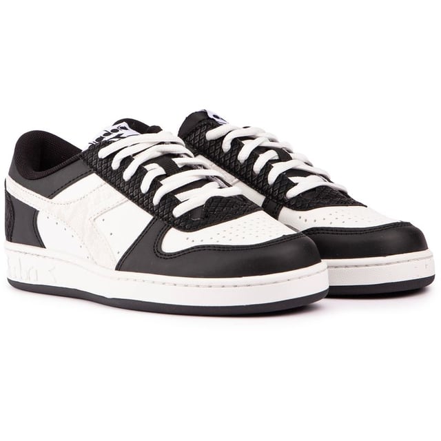 Un clásico de la corte. Las zapatillas Magic Basket Low de Diadora tienen un diseño inspirado en el baloncesto del 80 con un aire urbano digno de la calle. La parte superior de gamuza suave y cuero se acentúa con lo imperdible. Marcas y logotipos icónicos. mientras que una entresuela que absorbe los impactos mantiene tus pies cómodos todo el día.