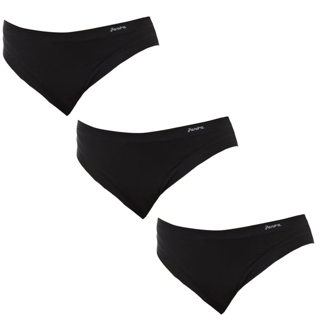 Pack-3 de braguitas Janira 
Talle medio.
Cinturilla elástica.
Detalle de la marca estampado en el lateral superior.
Intimo Janira garantiza la máxima comodidad y calidad de sus prendas escogiendo los mejores tejidos y ofreciendo los diseños que mejor se adaptan al estilo de cada mujer y a las necesidades de cada momento.
Forro interior.
Costuras vistas a tono.
 Composición: 93% Algodón, 7% Elastano
 Cuidados:
Lavar a temperatura máx.30º.
- No usar lejía.
- No usar secadora.
- No planchar.
- No lavar en seco.