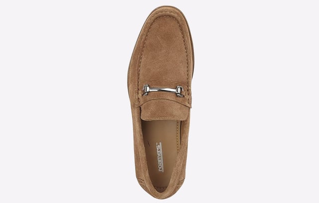 Elevate your wardrobe with these Roamers Ellsworth men's loafers, delivered in a premium suede leather upper, with intricate stitching throughout, and buckle detailing to the toe for increased visual appeal.
- Real Suede
- Comfortable textile lining
- Buckle detailing
- Intricate stitching throughout
- Tunit Sole