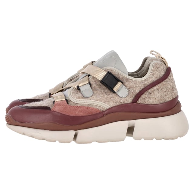 Chloé Sonnie Low Top Sneakers in Multicolor Suede VINTAGE, RRP AS NEW
The Chloé Sonnie Low Top Sneakers in multicolor suede are a stylish and modern take on classic sneaker designs. These sneakers feature a mesh upper with suede calfskin overlays, providing a textured, luxurious feel. The addition of a nylon strap adds an edgy touch, while the leather lining ensures comfort. The chunky rubber sole gives the sneakers a contemporary, fashion-forward look, and the brand's logo is subtly embossed at the back heel and tongue, adding an extra layer of refinement. Perfect for everyday wear, these sneakers effortlessly blend style and comfort.
Chloé Sonnie Low Top Sneakers in Multicolor Suede
Condition: very good
Signs of wear: No visible sign of wear. No Mark at insole., Very light mark at soles.
Packaging: None
Color: Multicolor
Material: Suede
Size: EU | 38/US8
Measurements: Heel height: 40; Insole length: 280
SKU: NAPPUGBSH445238W