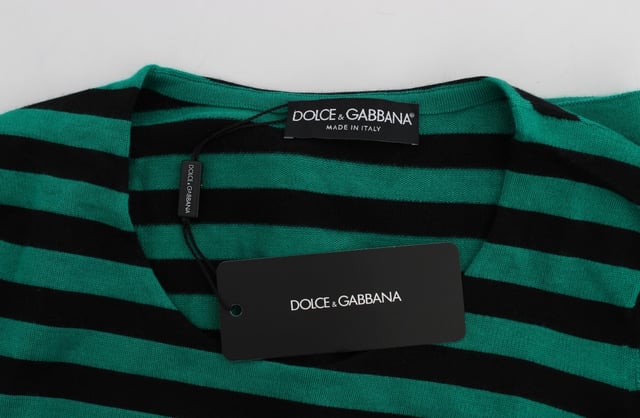Märke: Dolce & Gabbana  
Skick: Ny med taggar  
Stil: Tröja med rund hals  
Färg: Svart och grön  
Tillverkad i Italien  
Material: 70% Kashmir 30% Silke  
Kön: Kvinnor  
Material: 70% Kashmir 30% Silke