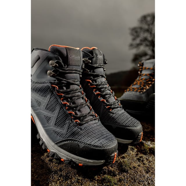 Lightweight and breathable hill and trail walking boot with an eco-conscious upper made from 85% of rPET (recycled plastic bottles). A waterproof membrane keeps feet dry whilst a memory foam foot bed cushions the feet, keeping feet comfortable.