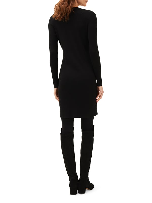 Discover the versatility of the Milla Tunic Dress. Its ribbed texture and zip details offer a chic look that takes you from day to night with ease.