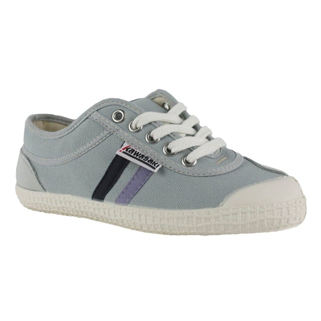 Nuestra zapatilla de lona retro combina comodidad y moda en un solo zapato. Esta zapatilla retro utiliza ideas de los años 90 y crea un universo retro, allí con sus múltiples combinaciones de colores alegra tu estilo diario. Detalles del producto: Cordones regulables para un ajuste adecuado. Disponible en numerosos colores para adaptarse a sus preferencias. Unisex. Zapato ligero. El zapato de cordones de corte bajo permite la rotación y la flexibilidad. Parte superior: lona y ante de vaca. Suela: RB. Si estás entre dos tallas, te recomendamos que elijas la más grande. Se recomienda no lavar el zapato.