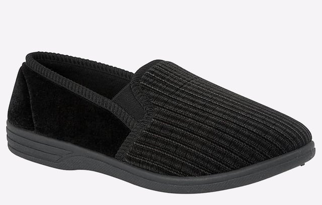 These Zedzzz men's slippers offer a classic and comfortable style, perfect for laid-back casual wear in and around the house. Featuring a ribbed texture and twin elasticated gussets, these slippers are designed for easy slip-on wear, ensuring a snug fit and hassle-free convenience.
- Velour upper
- Elasticated gussets
- Slip on silhouette
- Textile Covered Injected Sole