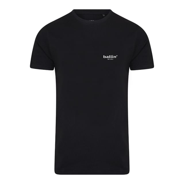 Heren t-shirt van het merk Ballin Est. 2013. Deze shirts van Ballin Est. 2013 zijn gemaakt van 100% biologisch katoen, en hebben tapered fit. Dit is een iets smallere pasvorm. Het zachte katoen zorgt voor een heerlijk draagcomfort.  Modelnaam: Small Logo ShirtCategorie: heren t-shirtMaterialen: biologisch katoenKleur: zwart