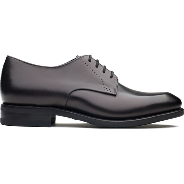 The Polished, Debonair Gosling Dress Shoe From Loake Exudes Luxury - A Distinguished Staple, Merging Classic Style With An Elegant, Timeless Appearance. Made From High-quality Leather, The Lace-up Shoes Have A Supple Lining And Are Paired With A High-grade, Sleek Rubber Outsole For Extra Durability And A Firm Stride.
