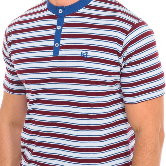 Short-sleeved pajamas and shorts.
 Round neckline with ribbed finish.
 Adjustable elastic waistband.
 One open back pocket.
 Seams seen in tone.
 Composition: 100% cotton
 Care:
Wash at maximum temperature 30º.
 Dry at low temperature.
 Do not use bleach.
 Do not iron.
 Do not dry clean.