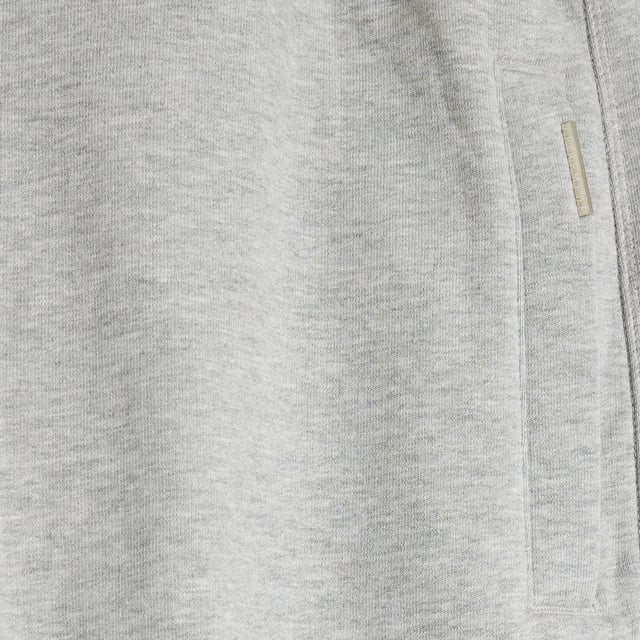 Regular fit, Side slip pockets, Elasticated waist, Cotton for this product has been responsibly sourced