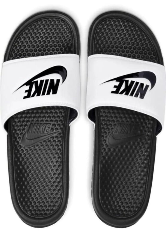 Nike flip flops benassi deals