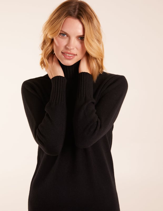 Comfy and seriously cute, meet the jumper dress you'll want to wear on repeat! Team with chunky boots for the ultimate look this season!