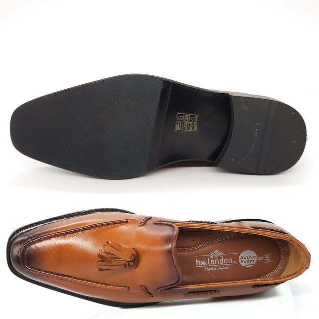Slip into comfort and sophistication with Beddington, a traditional men's loafer finished with an on-trend tassel and weaved leather detailing.