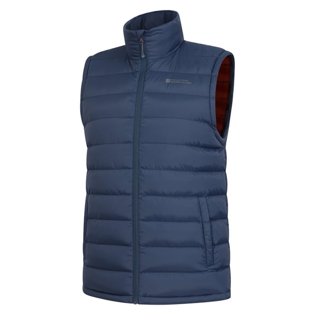 Schale: Nylon. Füllung: Mikrofaser. Design: Logo. Gewebe-Technologie: DWR-Ausrüstung, Isolierung, Isotherm, wasserabweisend. Ausschnitt: Hoher Halsausschnitt. Ärmel-Typ: Ärmellos. Taschen: 2 Seitentaschen. Verschluss: Durchgehender Reißverschluss.