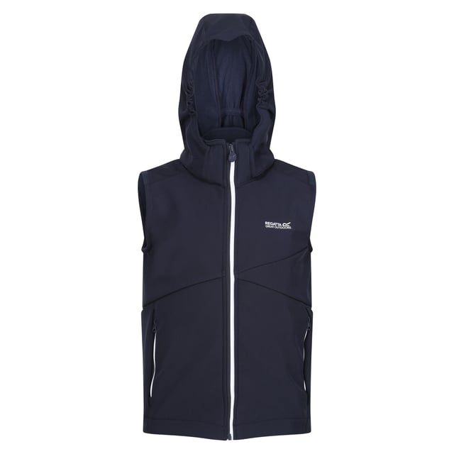 Gewebe: Softshell, Stretch. Design: Logo, Unifarben. Gewebetechnik: Atmungsaktiv, Wasserabweisend, Leicht, Ventiliert, Warmer Rücken, Wetterfest, windbeständig, XTP. Mit Kapuze. Reflektierende Leiste, Stretch Binding Kante Armausschnitt. Ärmellos. Kapuzenmerkmale: Elastisch, angenähte Kapuze, Mit Reißverschluss trennbar. Taschenart: Zwei Seitentaschen, Reißverschluss. Durchgehender Reißverschluss. Atmungsaktivitätsbewertung: 10000. Saum: anpassbar, Elastische Kordel am Saum. Nachhaltigkeit: Aus recyceltem Material. 104: 57,15 cm. 158: 81,28 cm. 146-152: 78,74 cm. 170-176: 90,17 cm. 140: 73,66 cm. 116: 61 cm. 164: 86,36 cm. 128: 66 cm.