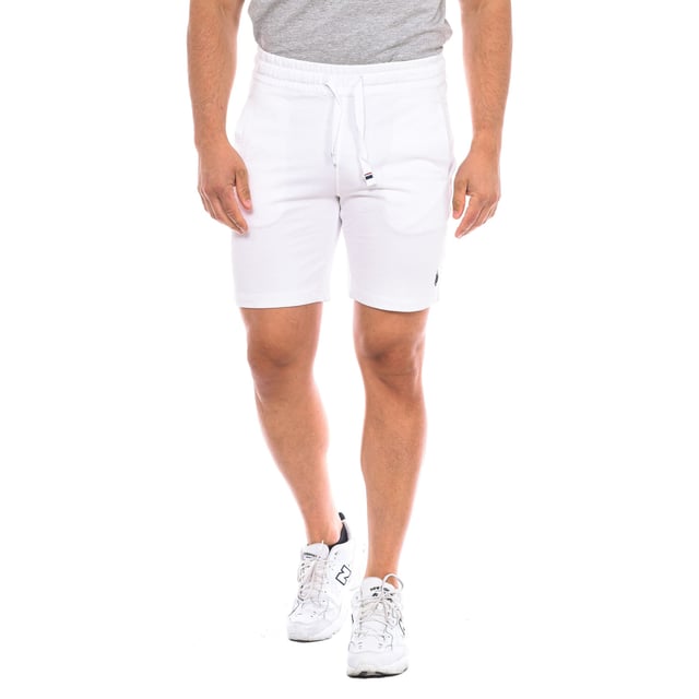 Sports shorts U.S. POLO ASSN.
 Regular fit cotton Bermuda shorts.
 Elastic and adjustable waistband with drawstring,
 Two open pockets on the sides.
 One open back pocket.
 Brand logo on the front.
 Seams seen in tone.
 Composition: 100% cotton
 Care:
Wash at maximum temperature 30º.
 Iron at low temperature.
 Do not use bleach.
 Do not use dryer.
 Do not dry clean.