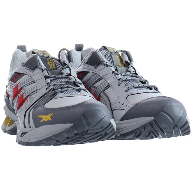 La zapatilla GEL-KAYANO™ 14 RE está diseñada para caminatas rápidas en entornos urbanos.

Para la parte superior, nos hemos inspirado en las rayas y los cordones ASICS de la zapatilla TRABUCO™ 8. Otras características, como la malla antidesgarro, las lengüetas de ajuste y la entresuela moteada, también contribuyen a sus influencias utilitarias.

El diseño se completa con un estampado inspirado en las actividades al aire libre y una entresuela moteada. Es un homenaje a nuestra herencia de running de alto rendimiento, pero reelaborada con una estética más urbana.