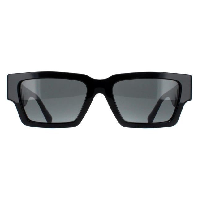 Las gafas de sol Versace VE4459 GB1/87 black dark grey combinan a la perfecciÃ³n lujo y estilo, con una atrevida montura de acetato adornada con el inconfundible emblema de Versace Medusa. Con una excelente protecciÃ³n UV, estas lentes no sÃ³lo protegen tus ojos, sino que tambiÃ©n ofrecen una claridad excepcional. Desde paseos por la playa hasta eventos de alto nivel, estas gafas de sol combinan a la perfecciÃ³n moda y funcionalidad. VersÃ¡tiles y atemporales, complementan sin esfuerzo cualquier atuendo, mostrando la impecable artesanÃ­a de Versace y su compromiso con la elegancia.