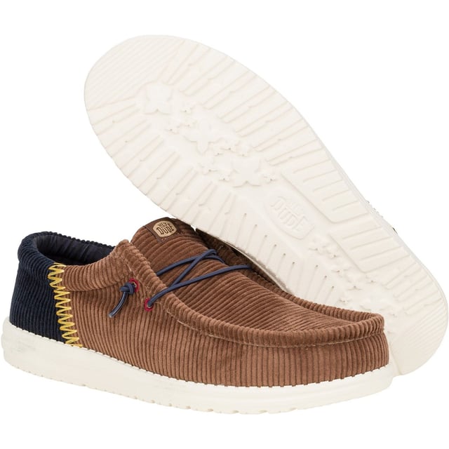 Wally Funk Corduroy brings campus cool and workday style together. Corduroy upper, twill lining and fun colorblock stitching at the heel. Made for busy days or transitioning from work to play.