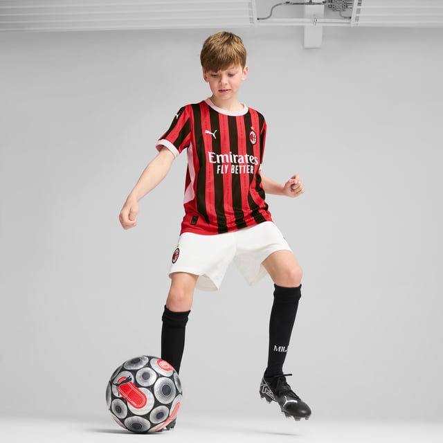 PRODUCT STORY: Hit the pitch like AC Milan's finest in these football shorts. They're made from sweat-wicking material to keep you cool in the tensest moments of the game and are finished with the team's famous crest on the leg. FEATURES & BENEFITS: dryCELL: Performance technology designed to wick moisture from the body and keep you free of sweat during exercise; As part of the RE:FIBRE program, this garment is made of at least 95% recycled material from textile waste and other used materials. DETAILS: Regular fit; 170 gsm, Jacquard; Medium rise; Official team branding; PUMA branding details; PUMA Youth: Recommended for older kids between 8 and 16 years.  Our model is 148 cm tall and is wearing size 152 RUS.