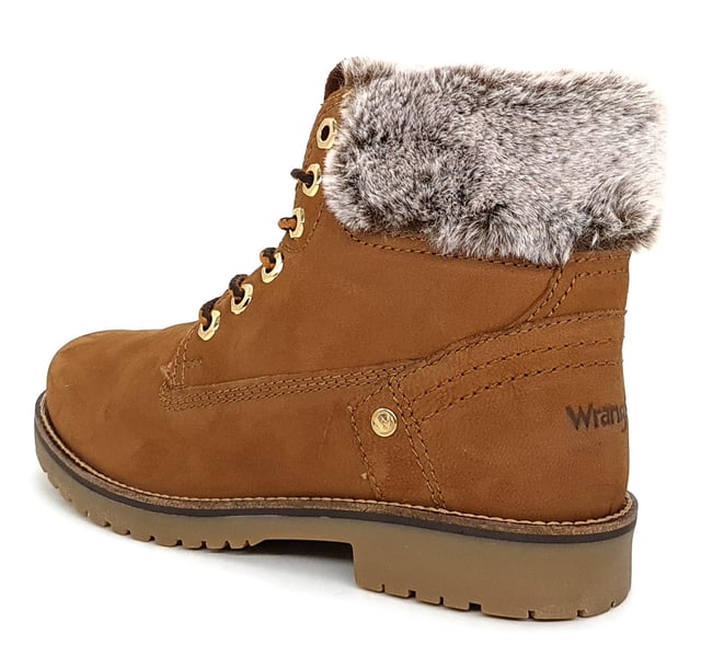 By Wrangler, these super cute Alaska women's ankle boots showcase a leather upper They feature lace up fastening to ensure both a comfortable and secure fit for all. The boots also feature an almond toe front which provides plenty of room around the toe. Their gorgeous grey faux fur trim is sure to keep your feet feeling toasty, warm and cosy this autumn/winter. Pair with skirts, tights, jeans, jumpers and much more!