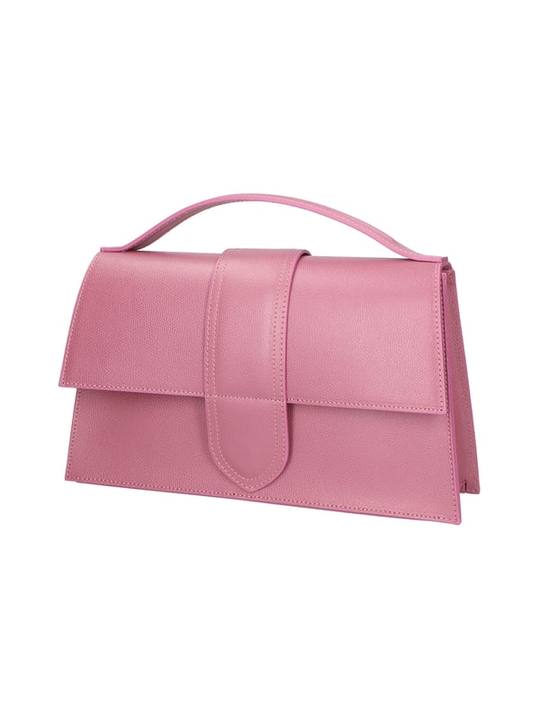 Bolso de mujer en piel granulada a mano con un solo compartimento. Equipado con una correa de hombro extraíble. Producto artesanal italiano en piel genuina. Hecho en Italia.