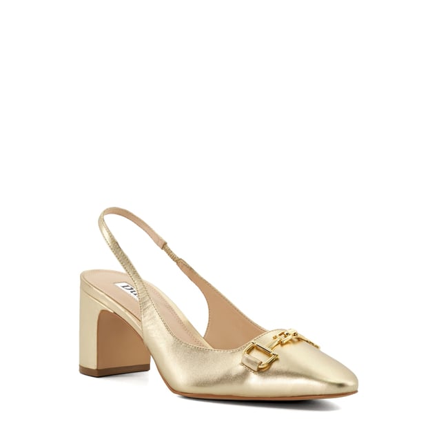 Dune Dames Gedetailleerde - Snaffle-Trim Gehackte Slingback Hakken Onze moeiteloos elegante, tijdloze Detailed slingbacks zijn de perfecte manier om weer terug te keren naar het aankleden. Ontworpen met verschillende afwerkingen, is deze amandelvormige silhouet de belichaming van verfijning, verbeterd met onze op maat gemaakte 'mirror D'-snaffle trim. Geplaatst op een stevige blokhak voor draaggemak en afgewerkt met een elastische band, is deze stijl ideaal voor feestkleding en meer.