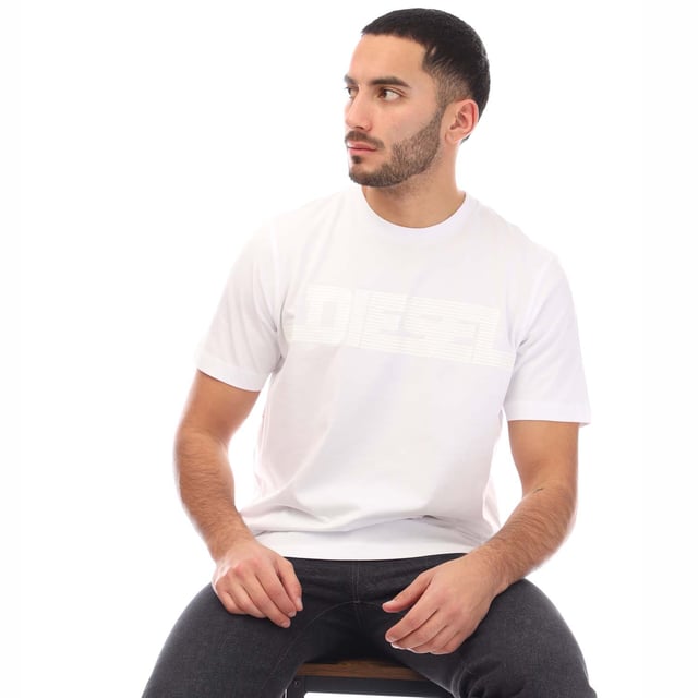 Mens Diesel T-Just 12-5 T-Shirt in white.- Ribbed crew neck.- Short sleeves.- Slim fit.- 100% Cotton.- Ref: A16861RPATI100