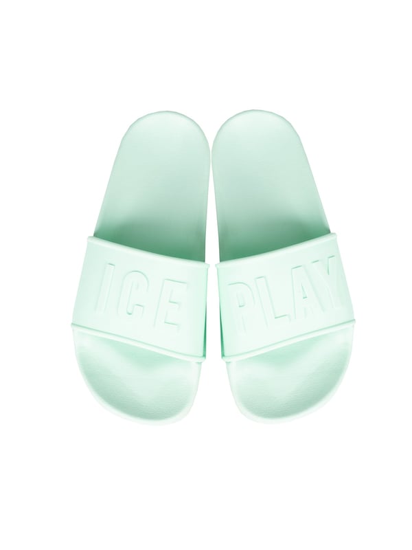Deze comfortabele schoenen zijn de perfecte keuze voor mensen die van comfort en snel aantrekken houden.

Aan de voorkant benadrukt de merknaam discreet het prestige en de reputatie van de fabrikant en voegt elegantie en klasse toe aan elke beweging.

De zool met lamellen biedt niet alleen uitstekende grip en stabiliteit, maar voegt ook een stijlvol accent toe dat deze schoenen onderscheidt van de rest.

De ronde teen zorgt ervoor dat de schoenen niet alleen stijlvol zijn, maar ook uitzonderlijk comfortabel, door ruimte te bieden aan de tenen en te zorgen voor de hele dag comfort.

Deze schoenen zijn gemaakt van hoogwaardig materiaal en combineren duurzaamheid met elegantie, waardoor ze lang meegaan en er perfect blijven uitzien.

Verpakt in de eigen doos van het bedrijf zijn deze schoenen het perfecte cadeau, klaar om meteen te geven, waarbij de aandacht voor detail en de luxueuze aard van het product benadrukt worden.