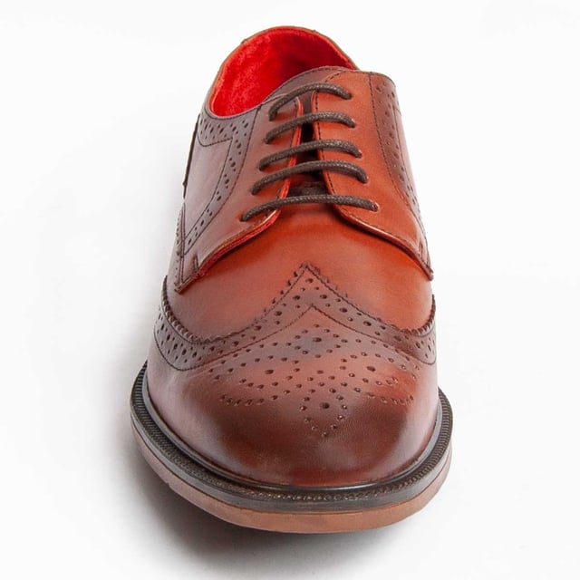Garantía Purapiel, 10 años de garantía. Zapato de cordones para hombre. Fabricado en cuero 100% natural libre de Cromo VI. Materiales de máxima calidad. Suela de goma antideslizante. Membrana Waterproof. Plantilla acolchada. Fabricado por otras marca para nuestra marca.
