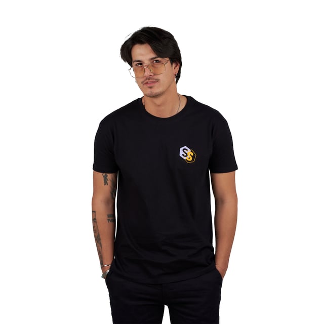 Short sleeve t-shirt Superb.
 Round neckline with ribbed finish.
 Brand print on the front and back.
 Seams seen in tone.
 Composition: 100% cotton
 Care:
- Wash at max. 40ºC.
 - Do not use bleach.
 - Iron at low temperature.
 - Do not dry clean.
 - Do not use dryer.