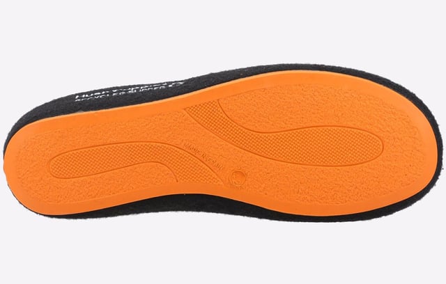 Hush Puppies The Good Slipper Mens Proudly crafted from 90% Recycled polyester upper and lining. The Good Slipper is a must have this season with its super soft organic cotton sock and 100% recycled foam bed. Made with a durable natural rubber sole for added grip and extra comfort
-90% Recycled RPET Polyester Upper and Lining.
-Super Soft Organic Cotton Sock with 100% Recycled Foam Footbed
-Durable Natural Rubber Sole for Added Grip.
-Durable Natural Rubber Sole for added Grip