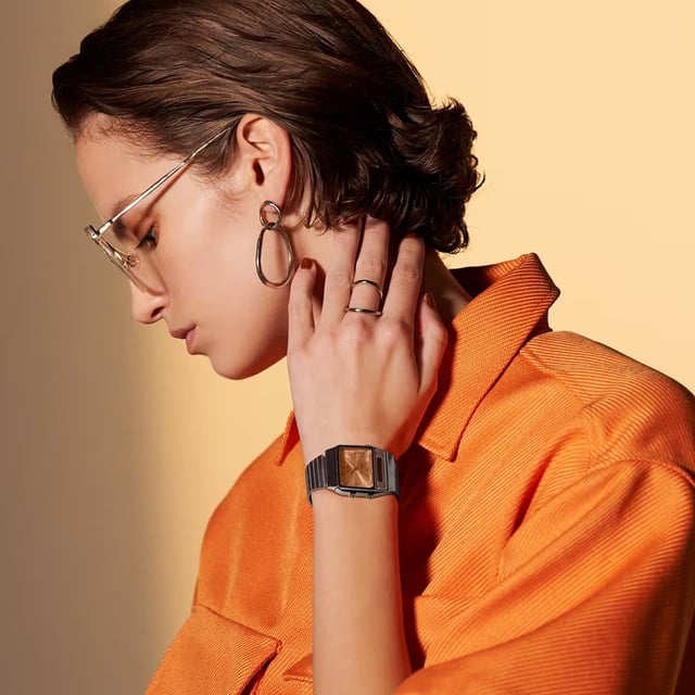 This Casio Casio Collection Vintage Analogue-Digital Watch for Unisex is the perfect timepiece to wear or to gift. It's Grey  Rectangular case combined with the comfortable Grey Stainless steel watch band will ensure you enjoy this stunning timepiece without any compromise. Operated by a high quality Quartz movement and water resistant to 3 bars, your watch will keep ticking. This is a perfect elegant and casual watch for you, it's a great gift for family or friends -The watch has a calendar function: Day-Date, Stop Watch and Alarm  This Analogue-Digital watch has a calendar function: Day-Date , Stop Watch, Alarm and Dual Time High quality 20 cm length and 20 mm width Grey Stainless steel strap with a Folding Clasp Case measurements: 30 X 40 mm, case thickness: 8 mm, case colour: Grey and dial colour: Brown