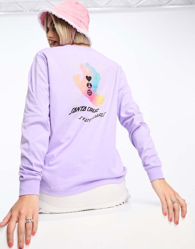 Santa Cruz digi hand long sleeve t-shirt in lavender purple with chest and back print Tops by Santa Cruz The ultimate all-rounder Crew neck Long sleeves Logo print details Regular fitSold By: Asos