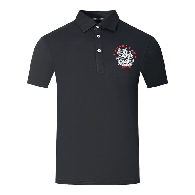 Aquascutum Aldis London Logo Svart Polotröja. Upplev den klassiska stilen från Aquascutum med London Logo Black Polo Shirt. Tillverkad av bekväm bomull med en distinkt Aquascutum-logotyp, kommer detta tidlösa plagg att ge en touch av lyx till alla garderober. Känn kvaliteten för dig själv och gör ett uttalande i stil... Aquascutum Aldis London Logo Svart Polo Shirt, Kort ärm. Stretchpassform 95% bomull 5% elastan. Vanlig passform, passar perfekt i storlek. Stil P01623 99