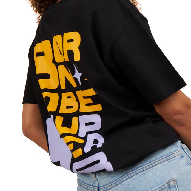 Short sleeve t-shirt Superb.
 Round neckline with ribbed finish.
 Brand print on the front and back.
 Seams seen in tone.
 Composition: 100% cotton
 Care:
- Wash at max. 40ºC.
 - Do not use bleach.
 - Iron at low temperature.
 - Do not dry clean.
 - Do not use dryer.
