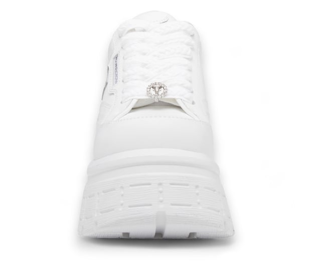 Estas zapatillas de plataforma atrevidas de Windsor Smith redefinen el estilo informal, ofreciendo una combinación perfecta de moda y comodidad. El diseño grueso crea una silueta llamativa, mientras que el detalle de cordones y el logotipo Diamante de Windsor Smith añaden un toque urbano a cualquier conjunto. Ideales tanto para looks informales como de moda. Parte superior de piel de vaca Forro sin piel Suela de cuña ligera con tacos de PU Detalle Diamante de la marca Windsor Smith Plantilla interior contorneada de PU suave Punta redondeada Altura de la plataforma: 5,6 cm Altura del tacón: 7,5 cm