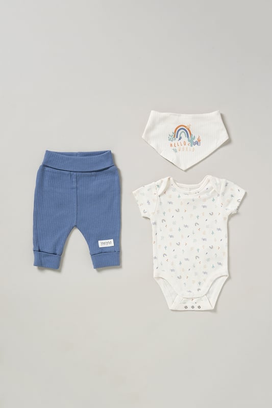 Welcome your little one to the world with this adorable Hello World set from Homegrown. Featuring a charming bodysuit adorned with the beloved "Hello World" print and extendable fastenings for a perfect fit as they grow. Pair it with cozy ribbed joggers for endless comfort during playtime. Complete the ensemble with a reversible bib, ensuring versatility and practicality for any messy mealtime. Crafted from gentle, organic cotton, this set is both stylish and comfortable for your precious bundle. Let them greet the world in style with this delightful ensemble!