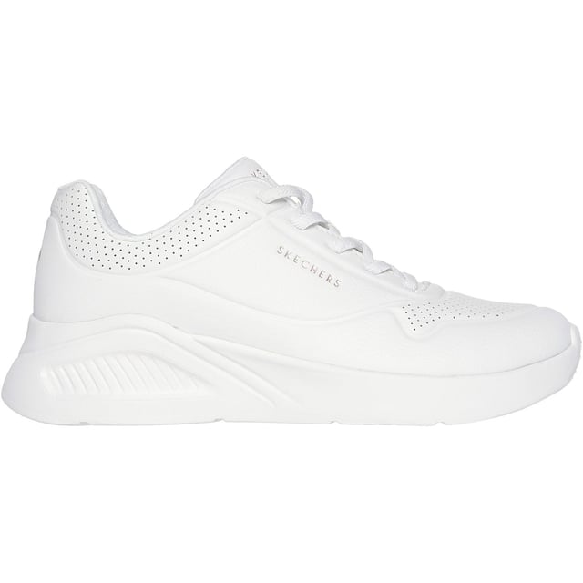 Erhöhen Sie Ihr Sneaker-Spiel mit gepolstertem Komfort und tragen Sie den Skechers Street Uno Lite Work. Dieser Stretch-Schnür-Fashion-Sneaker verfügt über ein synthetisches Duraleather-Obermaterial mit einer Plattformkeil Dämpfungsmittel-Zwischensohle und einer gestanzten Skechers Memory Foam-Innensohle.