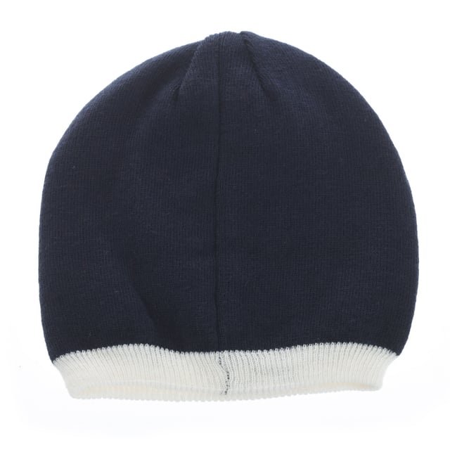 Gorro de punto de la marca Vuarnet.
Gorro con tacto muy agradable.
Logo de la marca en el frontal.
 Composición: 100% Acrílico
 Cuidados:
Lavar a temperatura máxima 30º.
Secadora a temperatura baja.
Planchar a temperatura baja.
No usar lejía.
No lavar en seco.