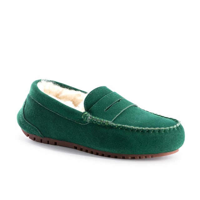 Cosy moccasin you will never want to take off your feet. The on trend loafer with the penny bar. Plush premium Australian sheepskin lining. Leather suede upper - Water Resistance. Full Australian sheepskin insole. Fine craftsmanship. Rubber sole for extra grip. Relaxed elegance at its best. 
We recommend buying one size up for this style.