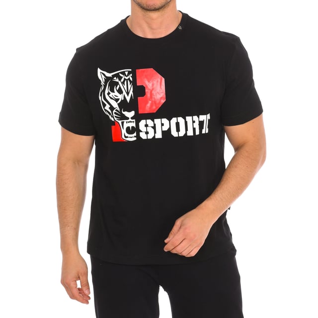 Plein Sport T-Shirt mit kurzen Ärmeln.
 Rundhalsausschnitt mit geripptem Abschluss.
 Markenprint auf der Vorderseite.
 Markendruck auf der Rückseite.
 Nähte im Farbton.
 Zusammensetzung: 100% Baumwolle
 Pflege:
Bei maximaler Temperatur von 30º waschen.
 Bei mittlerer Temperatur bügeln.
 Keinen Trockner verwenden.
 Kein Bleichmittel verwenden.
 Nicht chemisch reinigen.