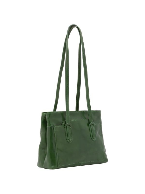 Bolso bandolera para mujer. El cierre es con cremallera. Los bolsillos internos son uno con cremallera. Los bolsillos externos son un frente abierto. Falta la correa para el hombro. El mango es de piel. Hay dos compartimentos internos. El material exterior es auténtica piel de vacuno. Internamente está forrado en algodón. Medidas: 23x30x12 cm. Hecho en Italia