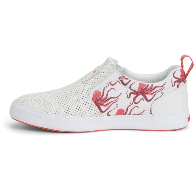 With a breathable, airmesh upper you can wear these fishing or for any boating excursion. These deck shoes not only look and feel great, but also keep you safe and sure-footed, thanks to our signature non-marking, slip-resistant Chevron outsole.