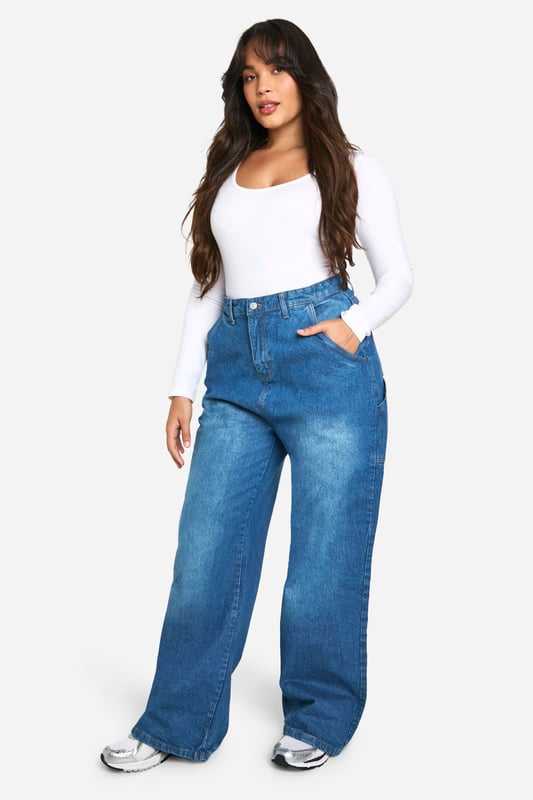 We've got your dream jeans covered with this latest pair from our plus size jeans collection. Made from a rigid denim that can be dressed up or down, these wardrobe staples are made with extra fabric to ensure the perfect fit. Pair with a relaxed-fit hoodie for off-duty days or team with a sparkly top and statement heels for a killer jeans-and-a-nice-top combo. Want more inspo? When it comes to versatile denim, plus size high waisted jeans are a perfect to show off your curves and flatter your waistline, just wear them with cropped jumpers or oversized t shirts. Style: Boyfriend JeansFabric: Woven