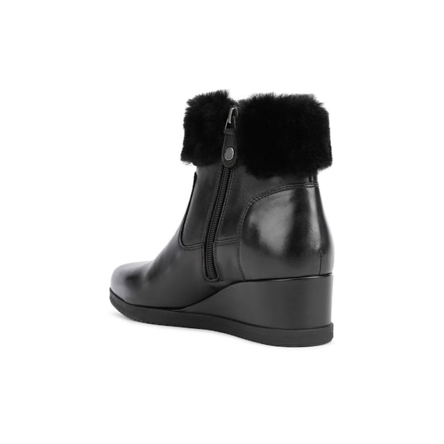 These shoes feature a thermal lining that can protect against even the harshest temperatures. GEOX technology at the service of comfort and practicality.