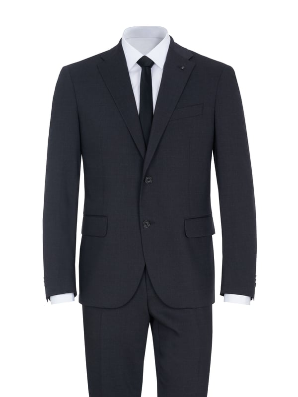 98% lana virgen, 2% elastano; traje de Corneliani;  Modelo: 907R49 0988560 013;  Mano de obra de alta calidad;  Mezcla de lana suave;  cuello de solapa;  Dos bolsillos delanteros con solapa, un bolsillo en el pecho;  Tres bolsillos interiores;  Dos aberturas laterales;  pantalón de traje con cierre de gancho y cremallera;  Dos bolsillos laterales, dos bolsillos pequeños delante, dos bolsillos ribeteados detrás;  Hebillas de cinturon