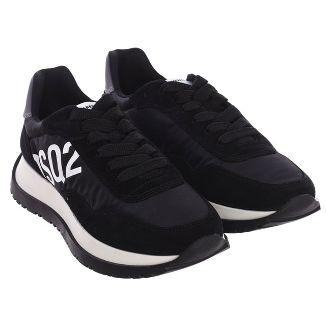 Dsquared2 sports shoes.
 Mid-height sports shoes, ideal for everyday wear.
 Comfortable and breathable fabric.
 Brand name engraved on the side and on the tongue.
 Adjustable with laces.
 Composition: Exterior: Leather and Textile; Interior: Leather and Textile; Sole: Synthetic
 Care:
Do not put in washing machine.
 Clean with a damp cloth.
 Do not use bleach.
 Do not use dryer.