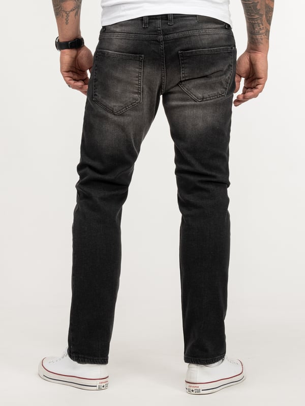 Lorenzo Loren Herren Jeans LL-4005 Stilvolles Design für jeden Anlass Die Lorenzo Loren Herren Jeans LL-4005 in klassischem Schwarz sind der Inbegriff zeitloser Eleganz. Das edle Stone Washed Finish verleiht den Jeans eine raffinierte Note, die sowohl im Büro als auch in der Freizeit perfekt zur Geltung kommt. Mit ihrem modernen Five Pocket Style bietet diese Hose nicht nur Stil, sondern auch praktische Funktionalität.  Bequem und Flexibel durch Stretch-Denim Gefertigt aus hochwertigem Stretch-Denim, passen sich die LL-4005 Jeans jeder Bewegung an und bieten höchsten Tragekomfort. Der mittlere Bund und der Knopfverschluss sorgen für einen sicheren Halt und eine bequeme Passform. Diese Jeans sind nicht nur modisch, sondern auch extrem komfortabel und ideal für den täglichen Gebrauch.  Vielseitigkeit trifft auf Langlebigkeit Ob im Alltag oder zu besonderen Anlässen – die Lorenzo Loren Jeans LL-4005 sind vielseitig kombinierbar. Trage sie mit einem T-Shirt und Sneakern für einen lässigen Look oder kombiniere sie mit einem Hemd und eleganten Schuhen für einen gehobenen Stil. Die langlebige Verarbeitung garantiert, dass diese Jeans lange Zeit dein treuer Begleiter bleiben.